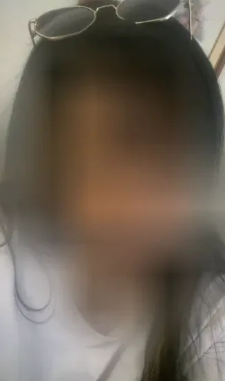 Büsra, 33