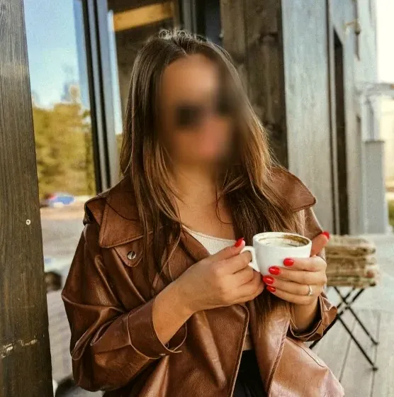 Carina, 27