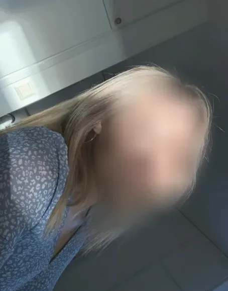 Claudia, 19
