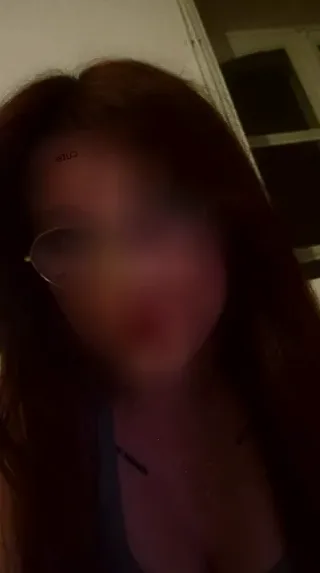 Ela, 24