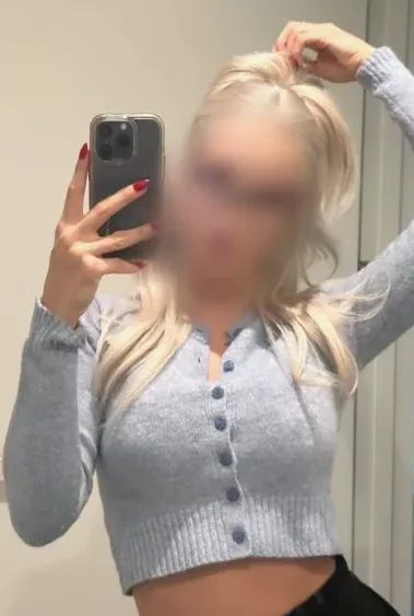 Emilia, 25