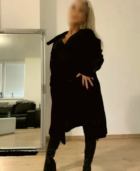 Hannah, 24