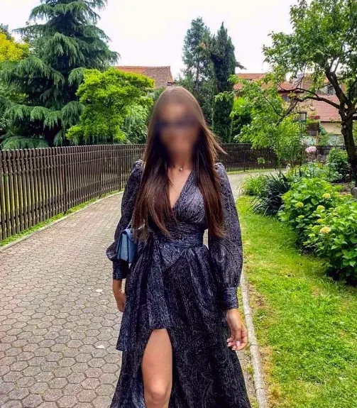Jasmin, 24