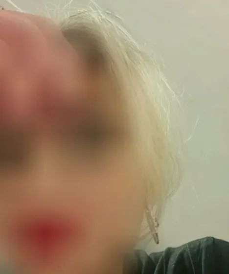 Larissa, 32