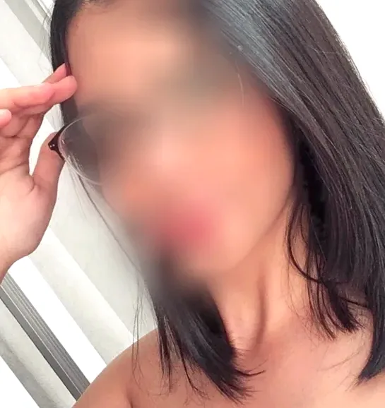 Lucia, 22