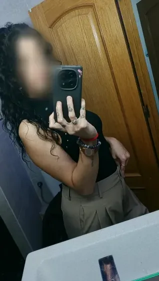 Lucia, 34