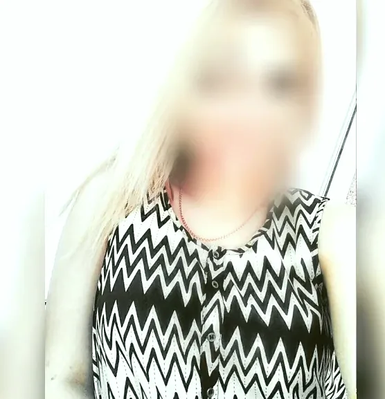 Manuela, 29