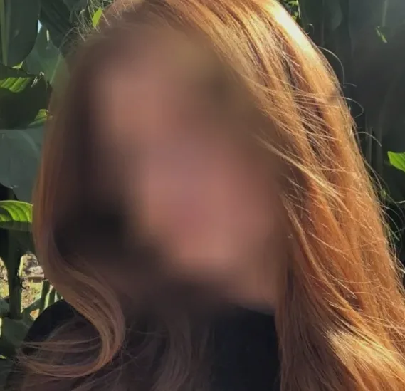 Melanie, 23