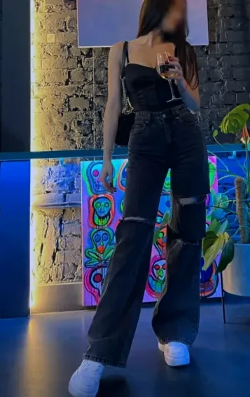 Nadine, 28