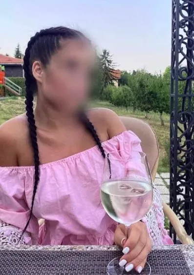 Nadine, 30