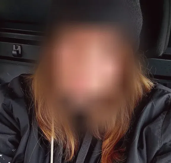 Neele, 28
