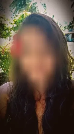 Neele, 40