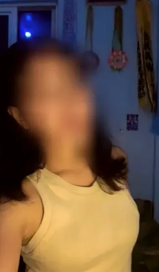 Paula, 22