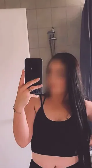 Pia, 28