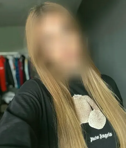 Rebecca, 28