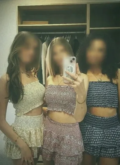 Sophie, 20
